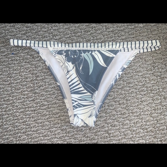 Rhythm floral bikini - Picture 4 of 9